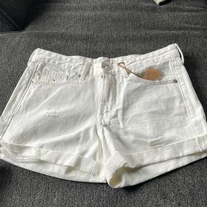 Lucky brand white jean shorts Size 6/28
